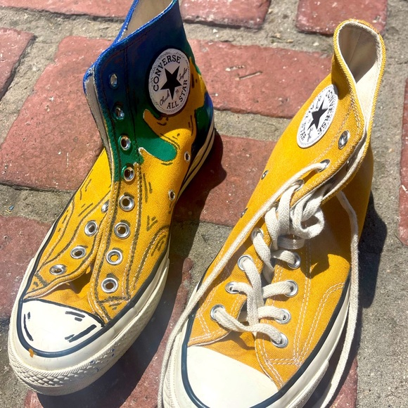 Custom painted converse size 7